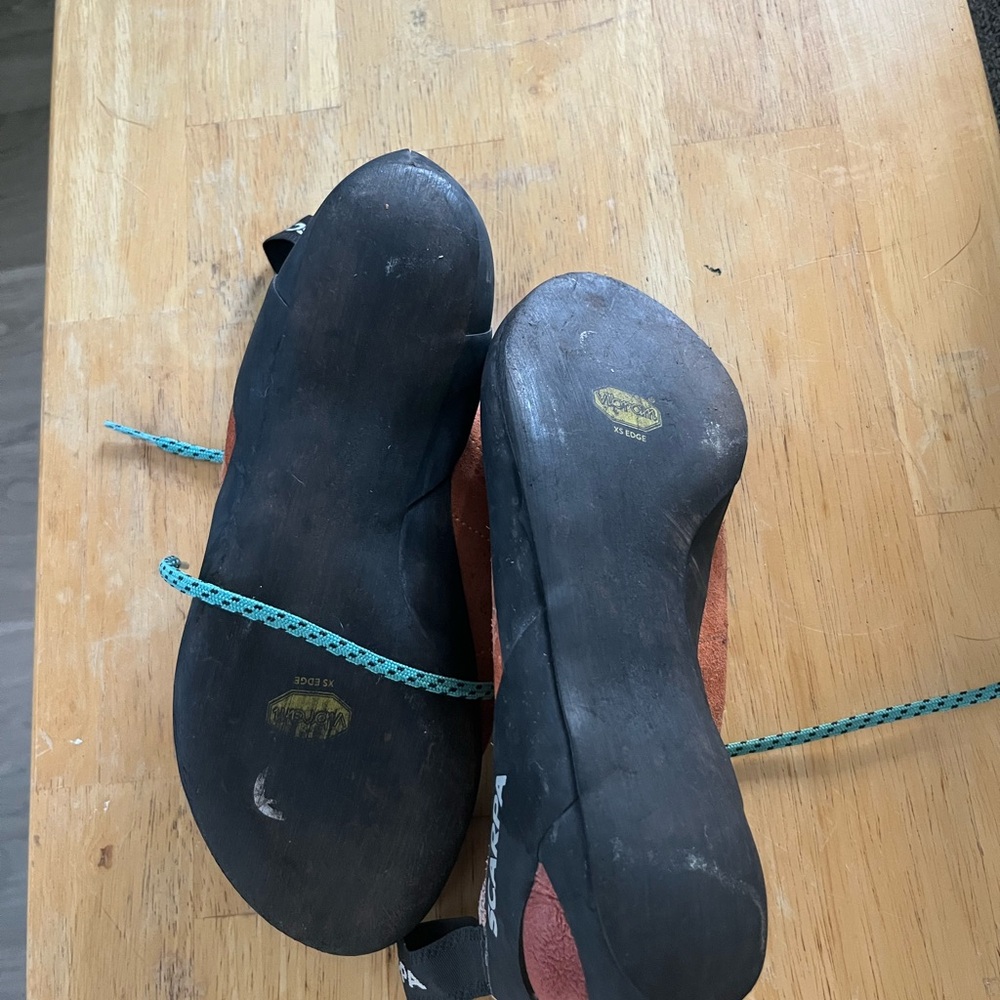 Women’s Scarpa Helix Climbing Shoe 40.5//W9 - Picture 4 of 6